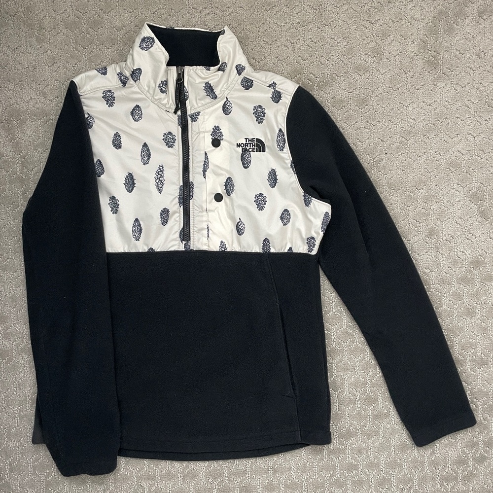 Northface Women’s Half-Zip Fleece Sweater